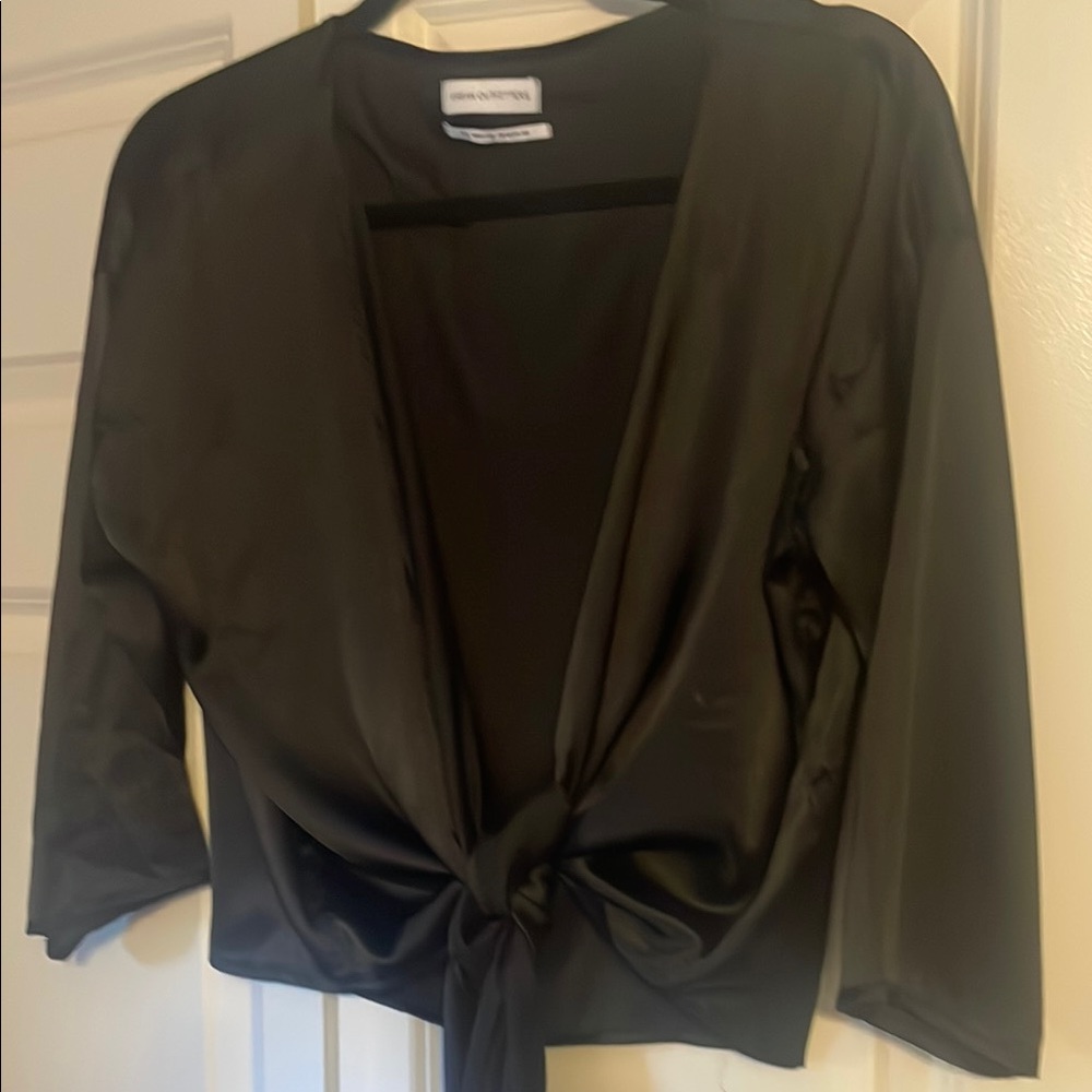 Urban Outfitters Black Top XS/S tie front satin nice
